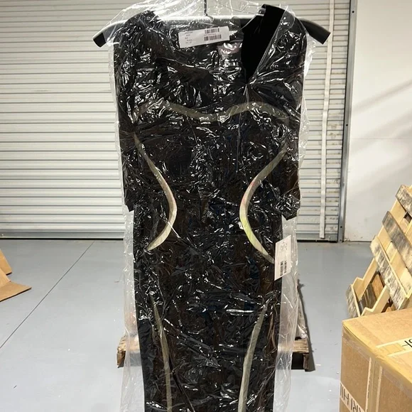 Stylish Jovani evening dress. Color is Black. Size 16. - Picture 5 of 6